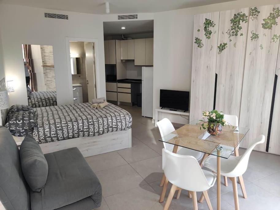 Nuevo Estudio Con Parking Gratis Malaga Luaran gambar